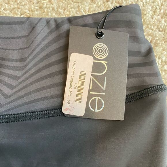 Onzie Graphic Leggings. XS and M/L - Picture 6 of 12